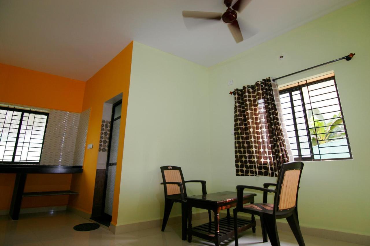 Rudra Holidays Guest House Арамбол Екстериор снимка