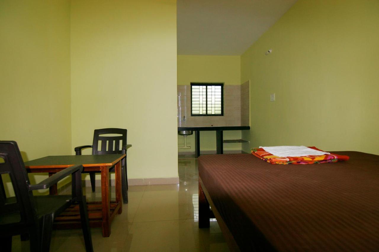 Rudra Holidays Guest House Арамбол Екстериор снимка