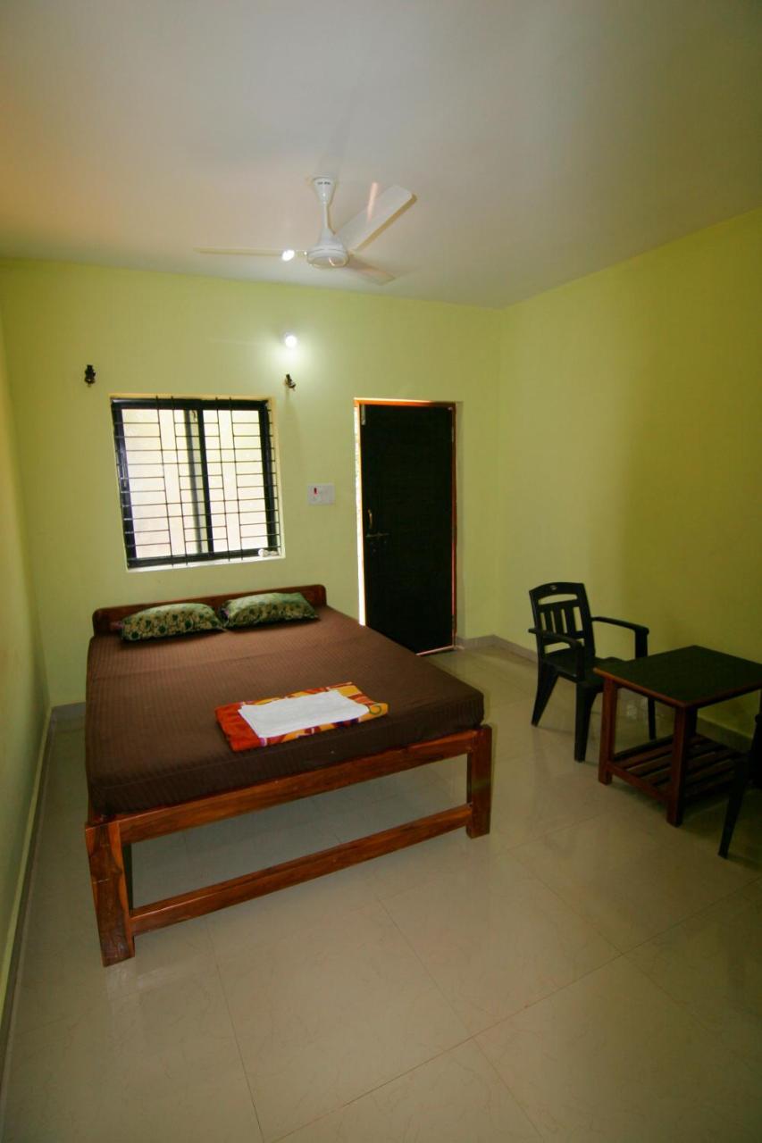 Rudra Holidays Guest House Арамбол Екстериор снимка