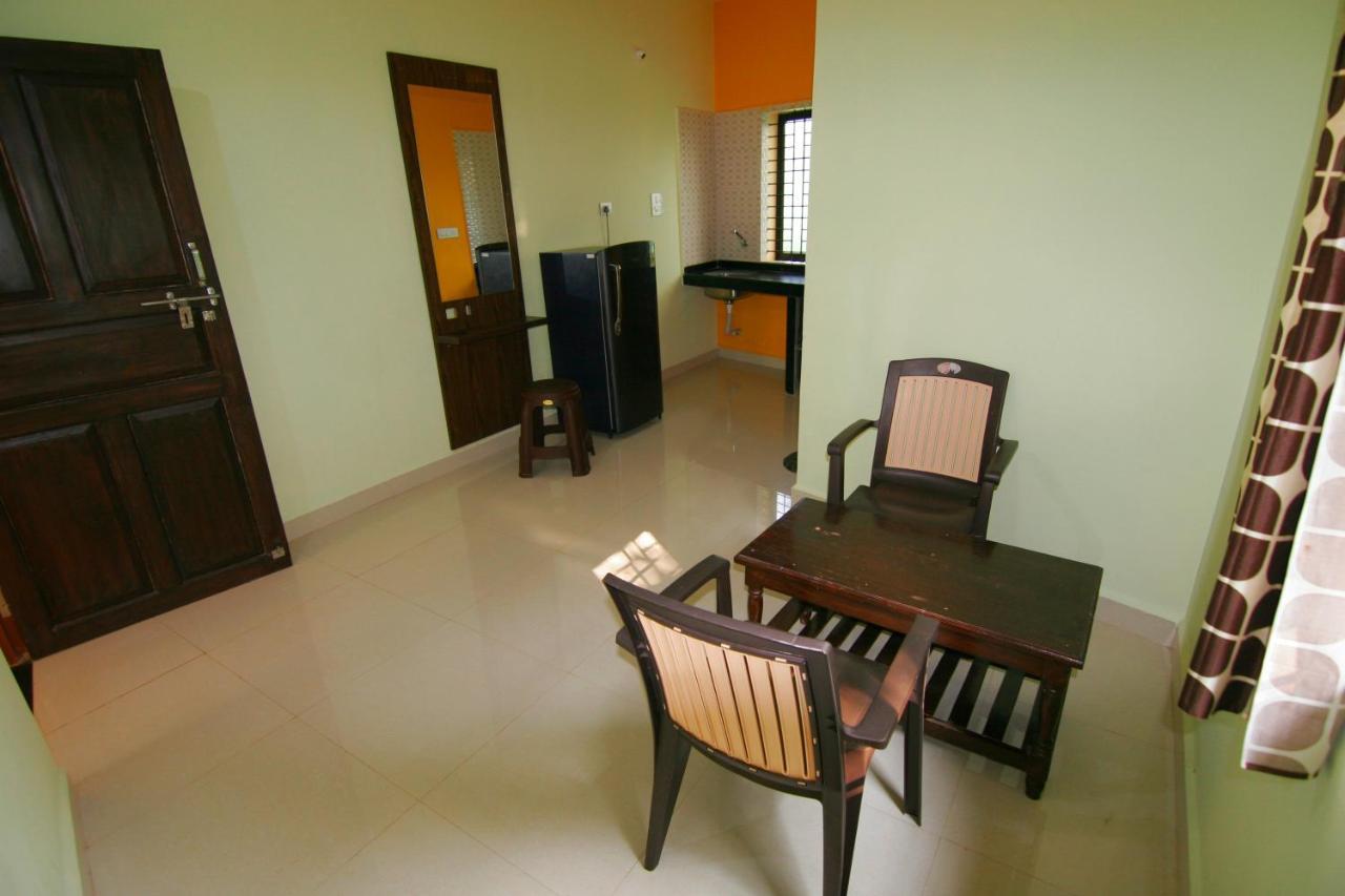 Rudra Holidays Guest House Арамбол Екстериор снимка